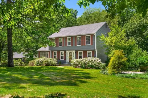 27 Old Homestead Rd, Groton, MA 01450