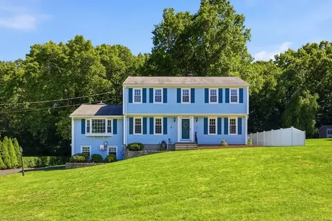 100 Beacon Hill Rd, West Springfield, MA 01089
