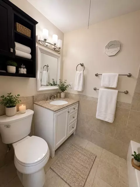 Bath - 140 Chestnut St #M4, Springfield, MA 01103 photo 1 of 2