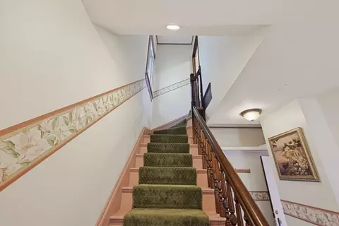 Entry Way - 173 High St, Reading, MA 01867 photo 2 of 2