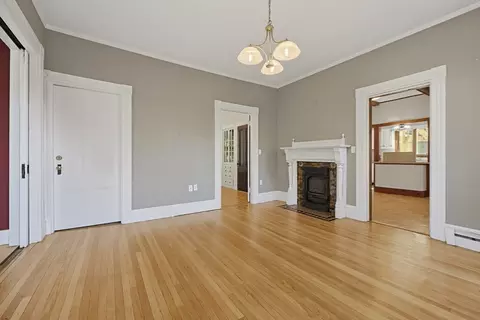 Living - 173 High St, Reading, MA 01867 photo 5 of 8