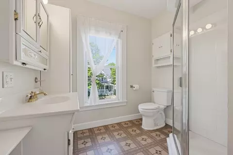 Bath - 173 High St, Reading, MA 01867 photo 2 of 4