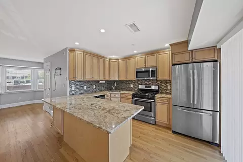 184 Athens St #3, Boston, MA 02127