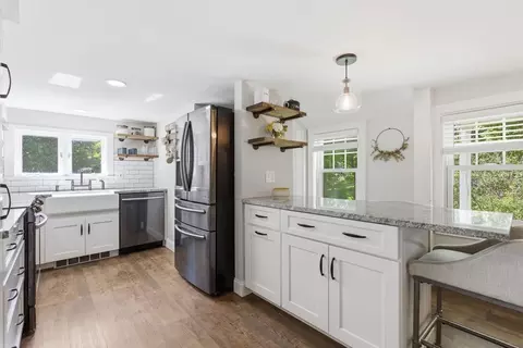 51 Grove St, Reading, MA 01867 photo 6