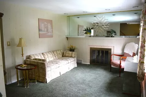 20 Exeter St, West Springfield, MA 01089 photo 11