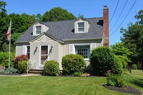 20 Exeter St, West Springfield, MA 01089 photo 2