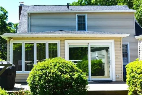 20 Exeter St, West Springfield, MA 01089 photo 9