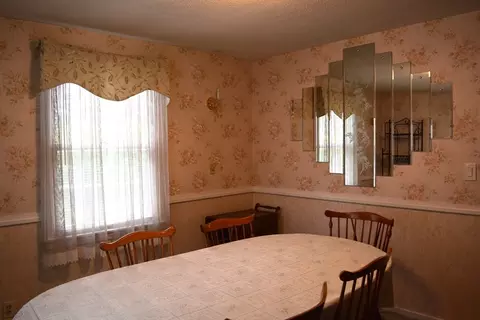 20 Exeter St, West Springfield, MA 01089 photo 25