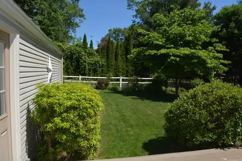 20 Exeter St, West Springfield, MA 01089 photo 8