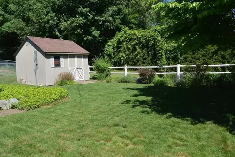 20 Exeter St, West Springfield, MA 01089 photo 40