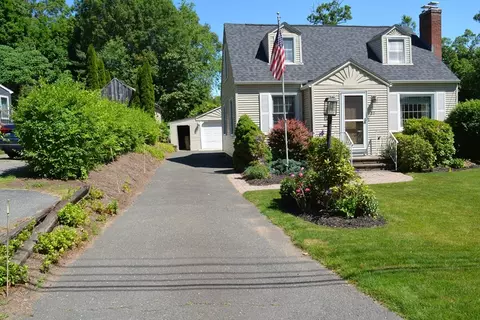 20 Exeter St, West Springfield, MA 01089 photo 4