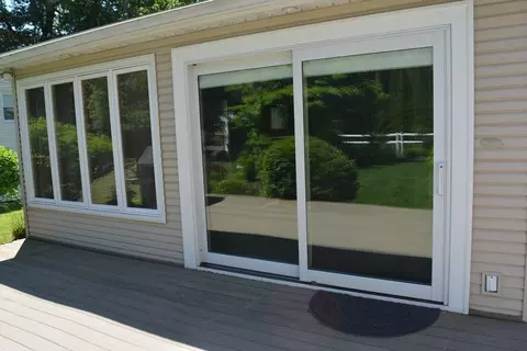 20 Exeter St, West Springfield, MA 01089 photo 10