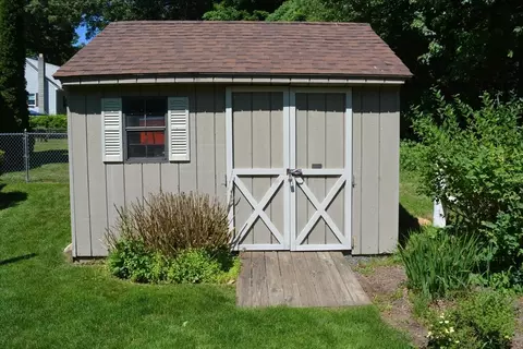 20 Exeter St, West Springfield, MA 01089 photo 41