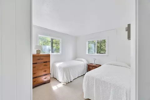 128 Whippoorwill Cir, Mashpee, MA 02649 photo 9