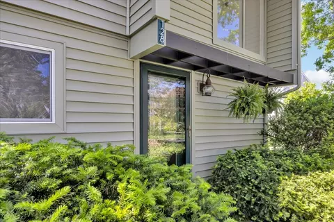 128 Whippoorwill Cir, Mashpee, MA 02649 photo 5