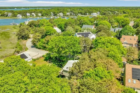 128 Whippoorwill Cir, Mashpee, MA 02649 photo 2
