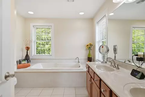63 Caddyshack Dr, Chicopee, MA 01020 photo 22
