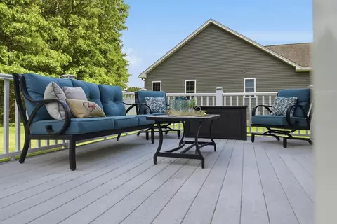 63 Caddyshack Dr, Chicopee, MA 01020 photo 37