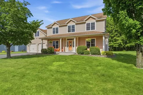 63 Caddyshack Dr, Chicopee, MA 01020