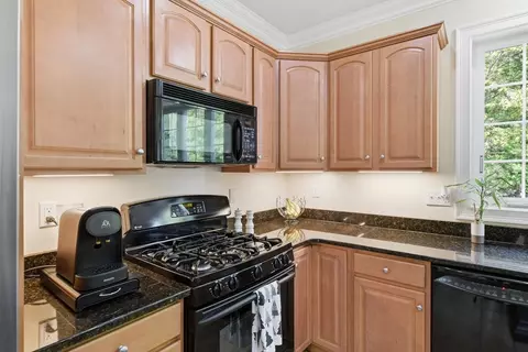 63 Caddyshack Dr, Chicopee, MA 01020 photo 13