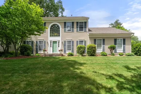 15 Winthrop Dr, Franklin, MA 02038