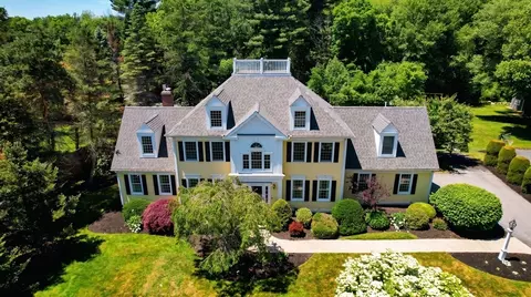 4 Macintyre Dr, North Reading, MA 01864