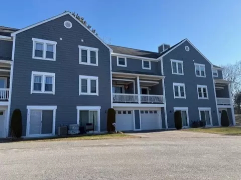 3 Fairway Ln #1, Blackstone, MA 01504