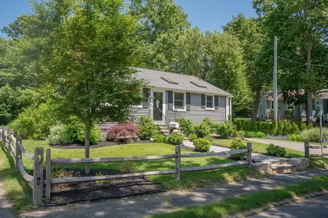 42 Kensington Rd, Weymouth, MA 02188
