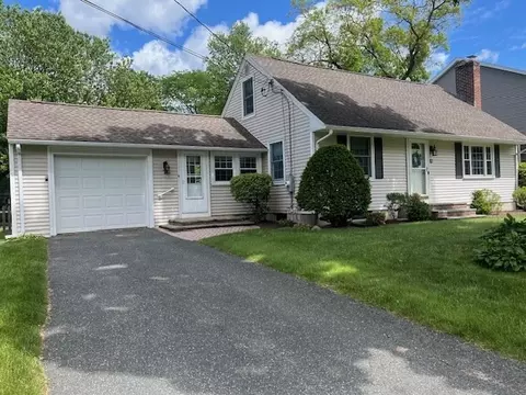 43 Pine Hill Rd, Springfield, MA 01118 photo 3