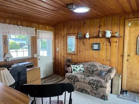 43 Pine Hill Rd, Springfield, MA 01118 photo 5