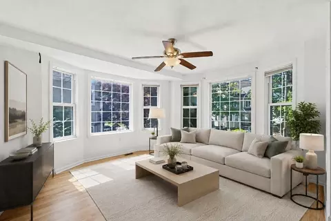 26 Oakwood St #26, Hyde Park, MA 02136