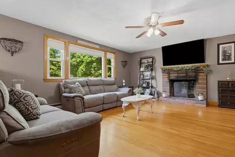 79 Martin Rd, Reading, MA 01867 photo 3