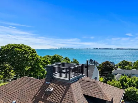 26 Karolyn Cir, Nahant, MA 01908