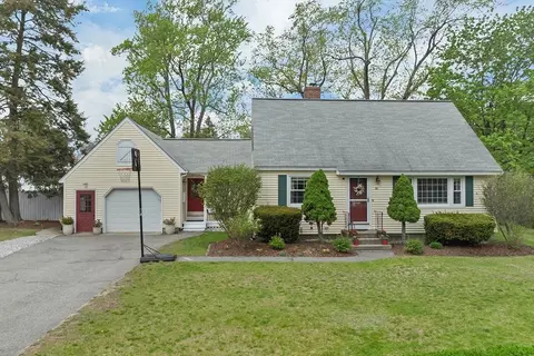 18 Buckman Dr, Chelmsford, MA 01824