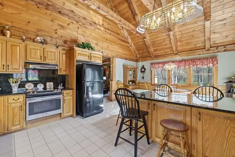 22 Country Ln, Berkley, MA 02779