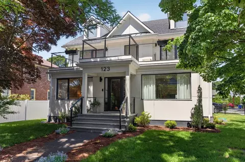 123 Auburn #1, Auburndale, MA 02466