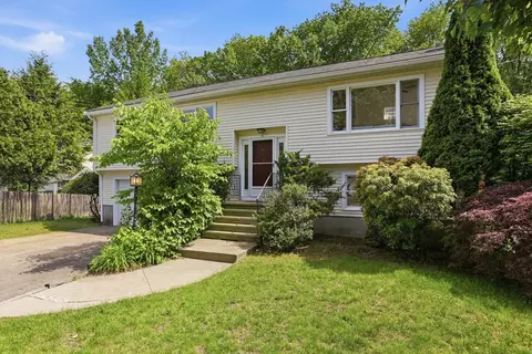 22 Railroad Ave, Bedford, MA 01730