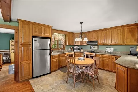 71 E Main St, Middleboro, MA 02346 photo 10