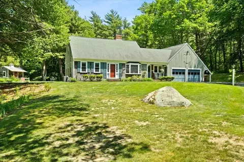 71 E Main St, Middleboro, MA 02346 photo 2