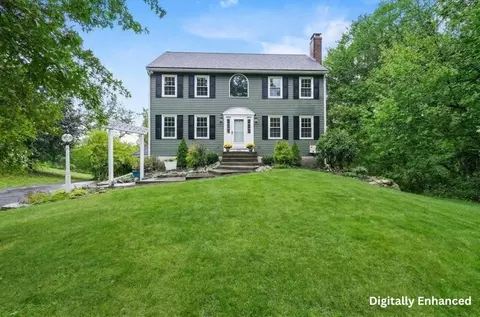 734 Lincoln St, Franklin, MA 02038