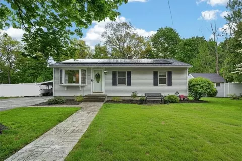 31 Mount View Dr, Clinton, MA 01510