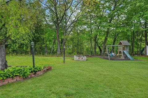 31 Mount View Dr, Clinton, MA 01510 photo 3