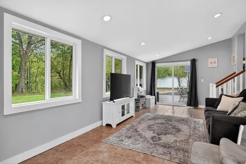 31 Mount View Dr, Clinton, MA 01510 photo 16