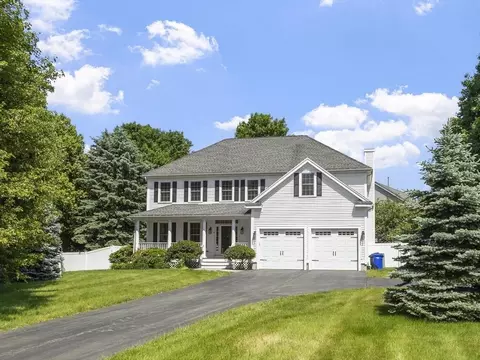 9 Meeting House Cir, Bedford, MA 01730