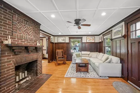 18 Wells Rd, Reading, MA 01867 photo 2