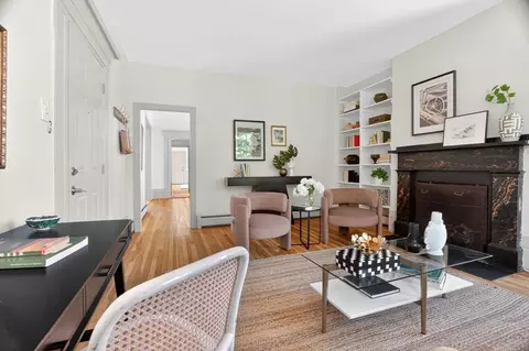 177 Webster St #1, Boston, MA 02128
