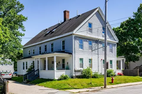 4 Congress St # A, Amesbury, MA 01913