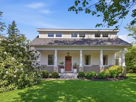 60 Hanover St #A, Newbury, MA 01951
