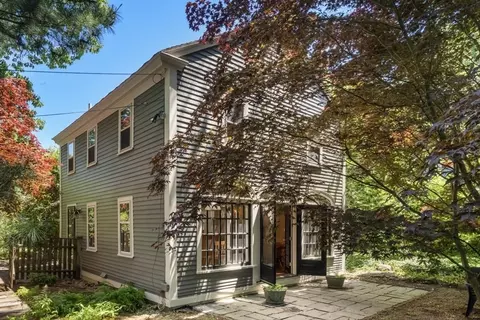 18 5 Summer, Salem, MA 01970