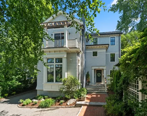 19 Saville St, Cambridge, MA 02138